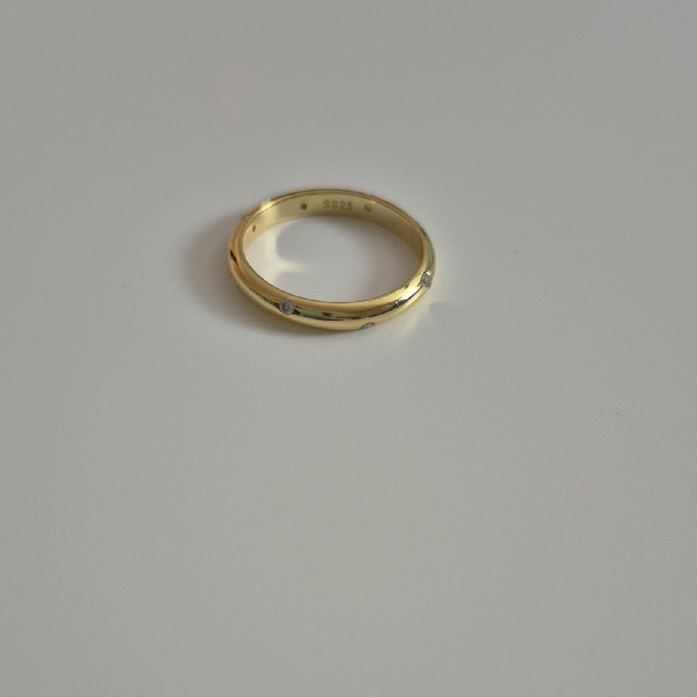 ⚡️Elegant Gold Band with Diamond Accents